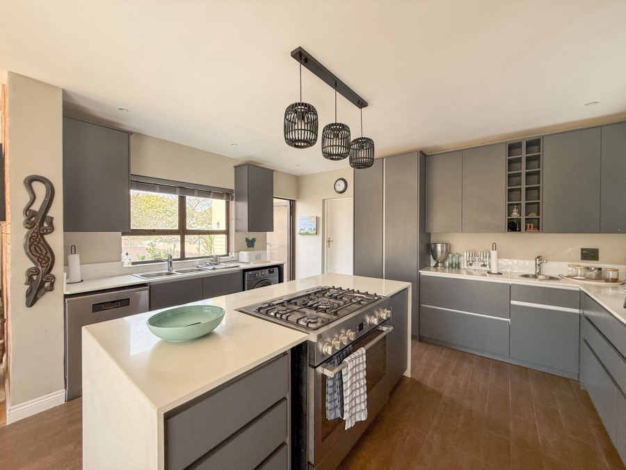 To Let 3 Bedroom Property for Rent in Kosmos North West